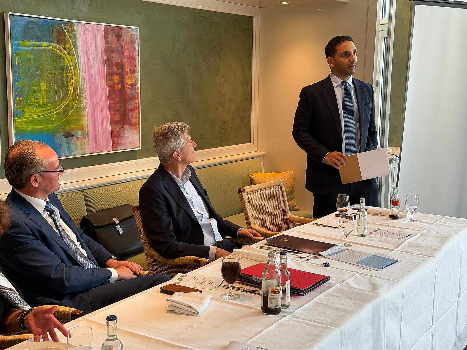 Gunther Krichbaum MdB, Staatsminister für Europa im Auswärtigen Amt, und S.E. Ahmed Alattar, Botschafter der Vereinigten Arabischen Emirate in Deutschland, zu Gast in der Sektion Pforzheim