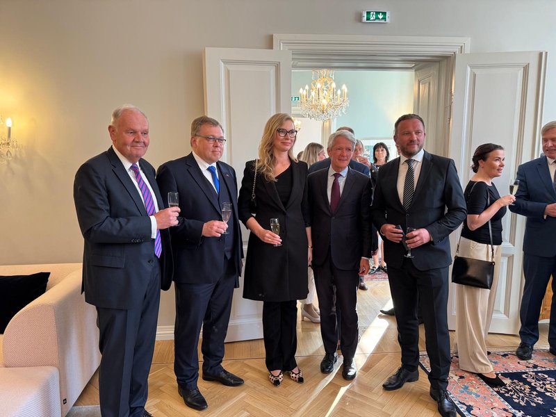Bilder Regierungsvertreter Estland.jpg