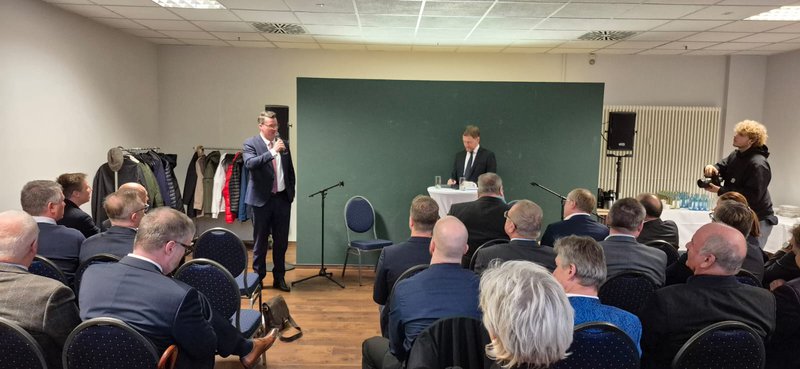 2025-10-27 UD mit MP Kretschmer_Foto2.jpg