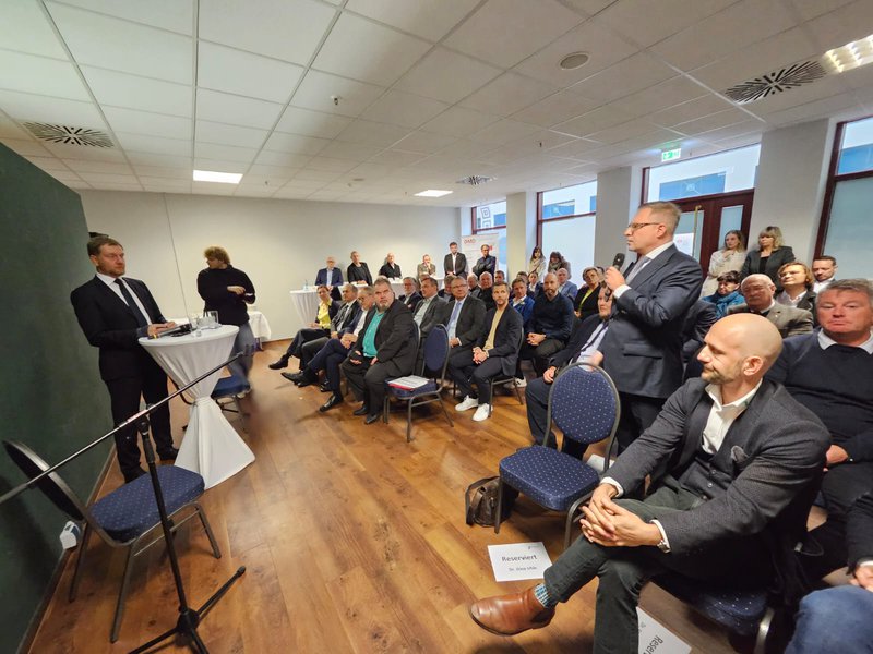 2025-10-27 UD mit MP Kretschmer_Foto6.jpg