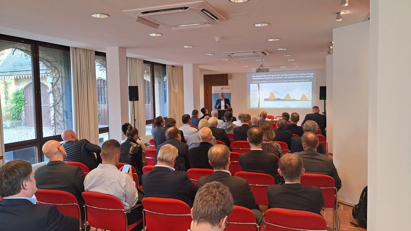 2026-04-15_VA mit Prof. Vahrenholt_Foto4.jpg