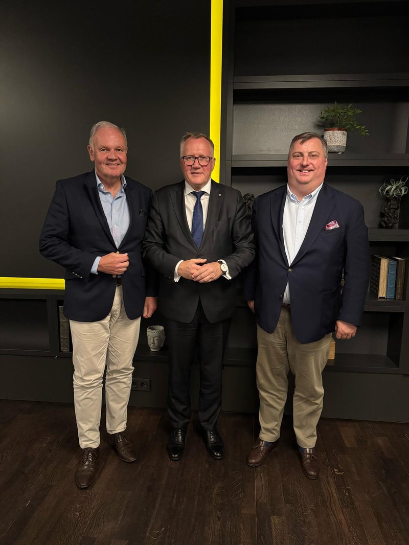 Bild mit Arvils Ašeradens.jpg