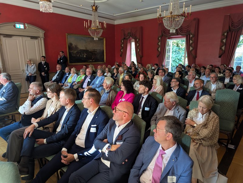 Friedrichsruher Begegnung Audience