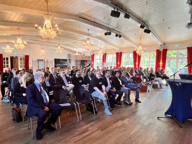 Plenum 1.jpg