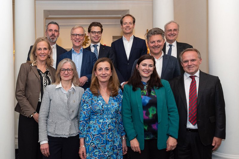 Vorstand LV Brüssel und MdEP Dr. A, Schwab.jpg